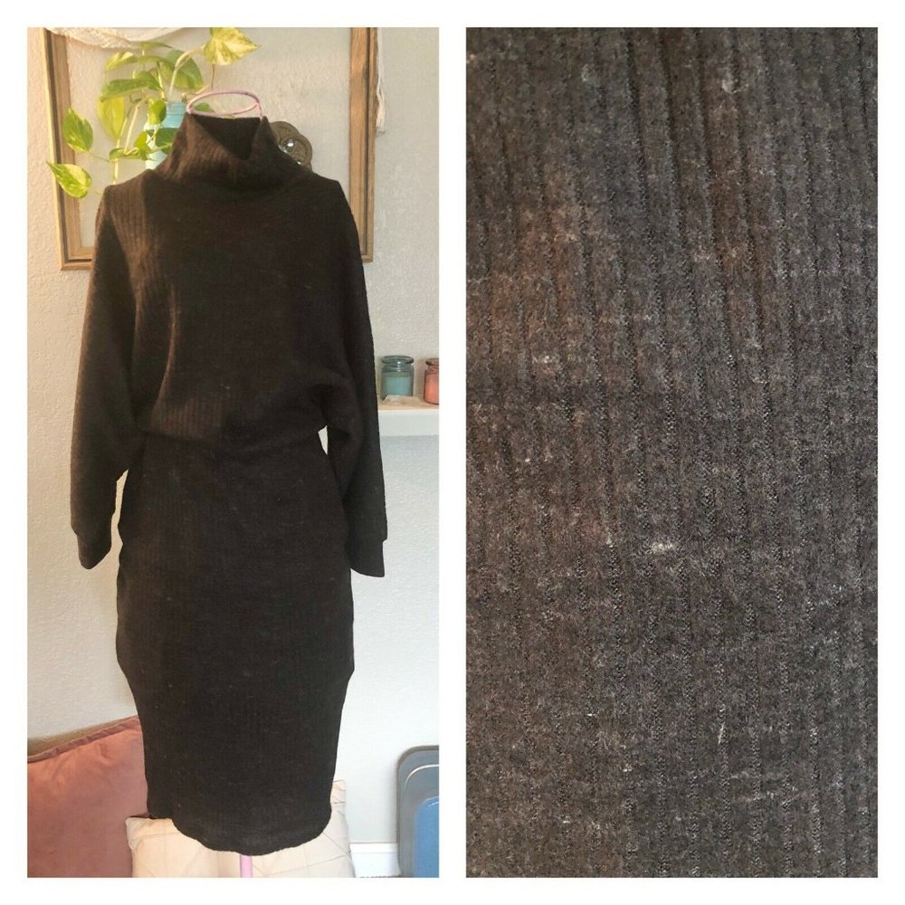 Mid length turtle neck sweater dress size small new with tag